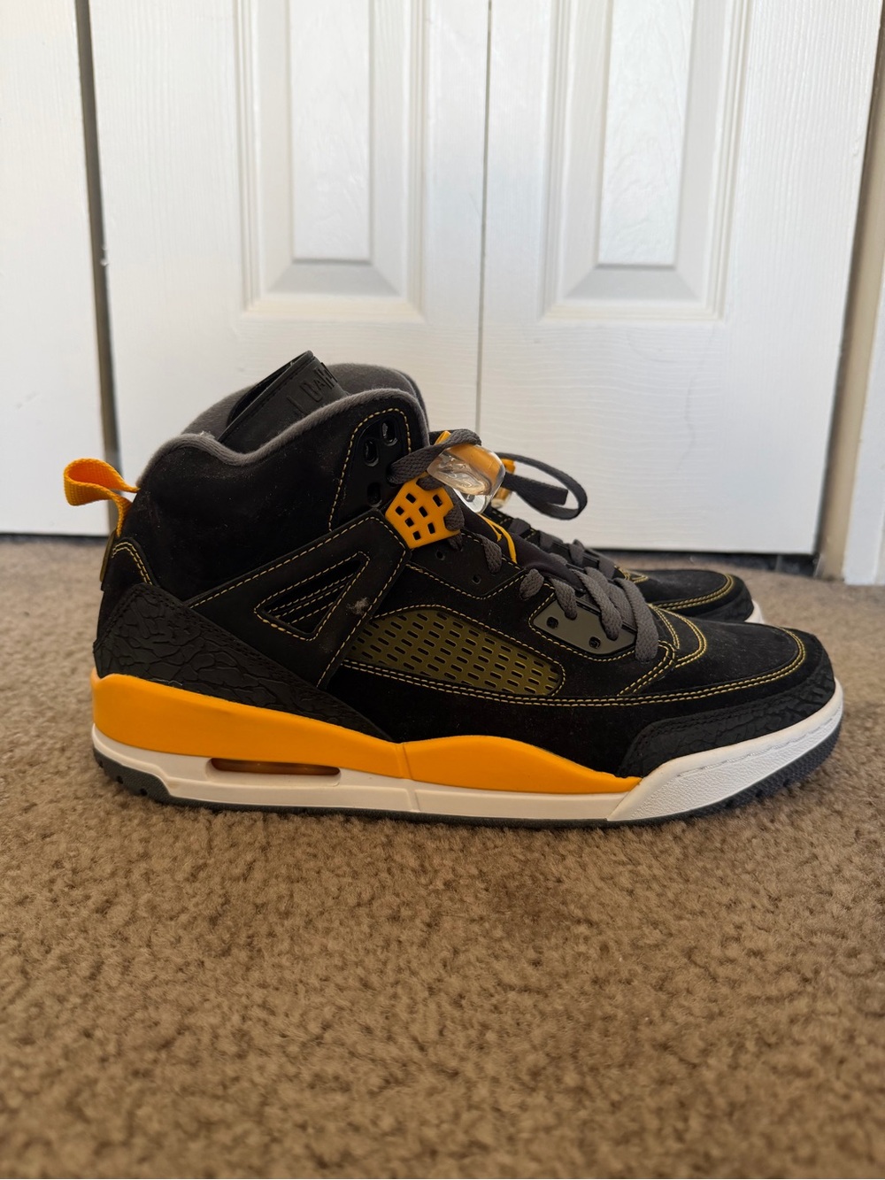 Jordan Men's Black University Gold Jordan Spizike